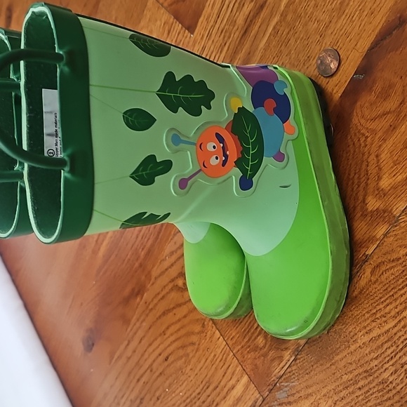 Cat & Jack Leafy Green Kids Rain Boots - Picture 3 of 5